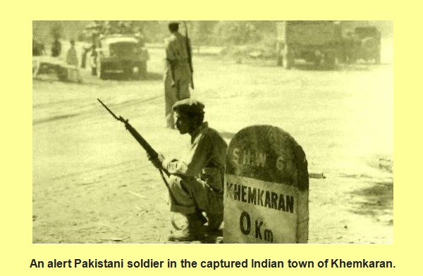 An-alert-Pakistani-soldier-in-Khemkaran