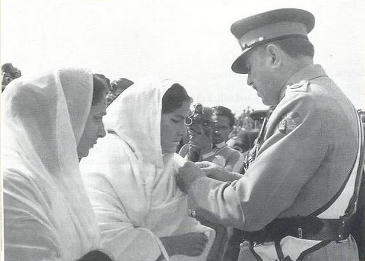 Wife-of-Major-Raja-Aziz-Bhatti-Shaheed
