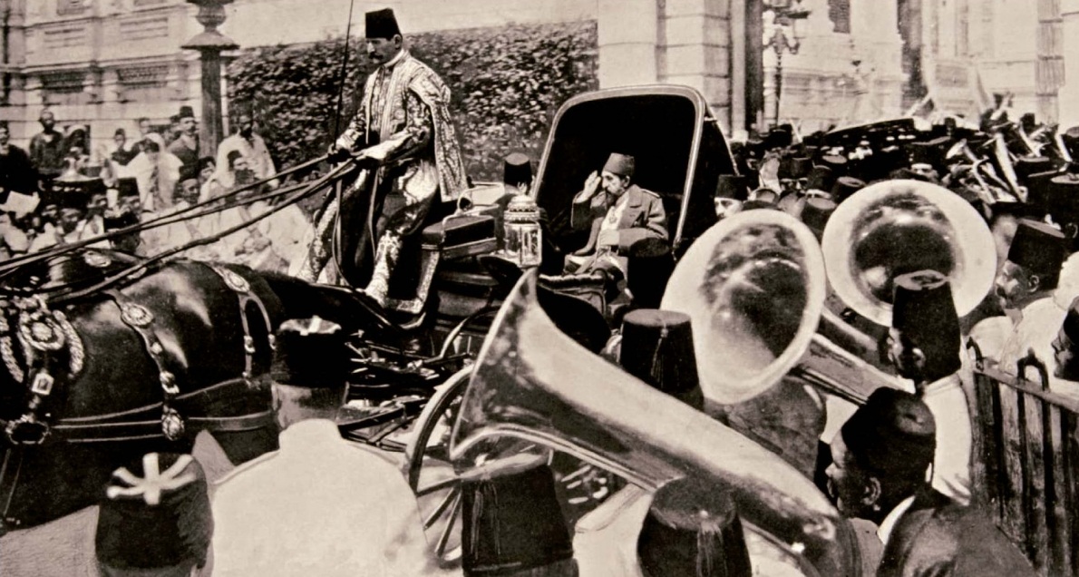 سلطان عبد الحمید 1908ء میں آئین بحال کرنے پر مجبور ہوئے اور یوں ترکی میں عثمانیوں کے اقتدار کا حتمی زوال شروع ہوگیا