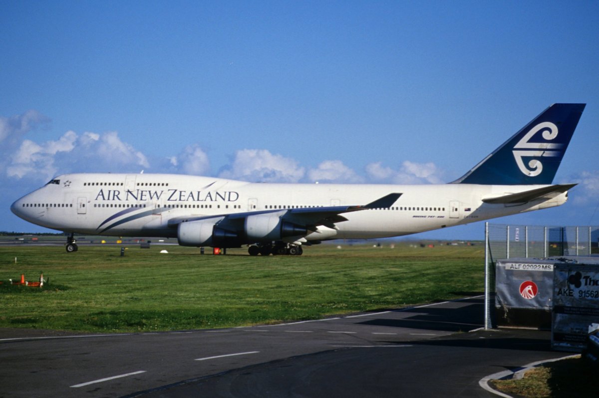 اور آج دنیا کی بہترین ایئر لائنز میں شمار ہونے والی ایئر نیوزی لینڈ۔ 