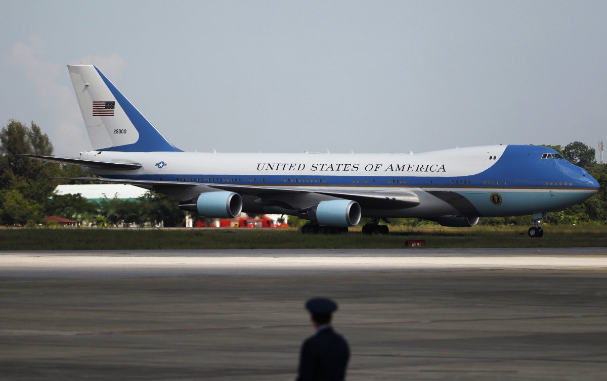 اور یہ سب سے مشہور امریکا کا 'ایئر فورس ون' یعنی امریکی صدر کے زیر استعمال بوئنگ 747 