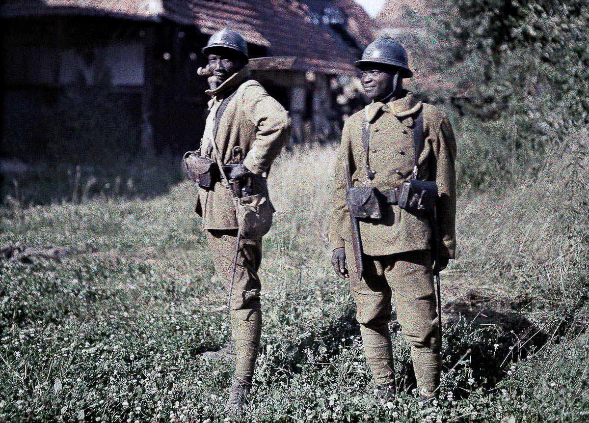 سینی گال کے بمبارا سپاہی جو فرانس کی افواج میں خدمات انجام دے رہے تھے۔ جون 1917ء 