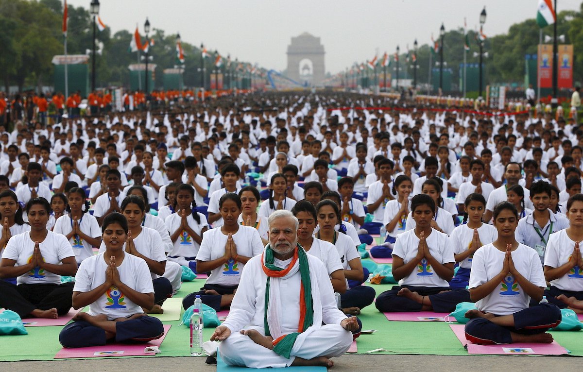 بھارتی وزیراعظم نریندر مودی یوگا کے عالمی دن پر ایک تقریب کی صدارت کرتے ہوئے 