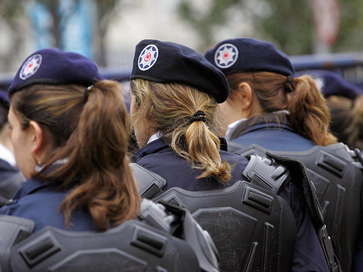turkey-women-police