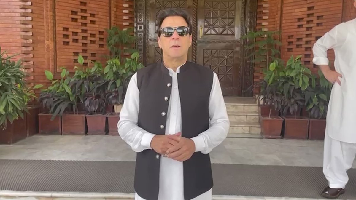 عمران خان نے پشاور سے لانگ مارچ کا آغاز کردیا، پیغام جاری