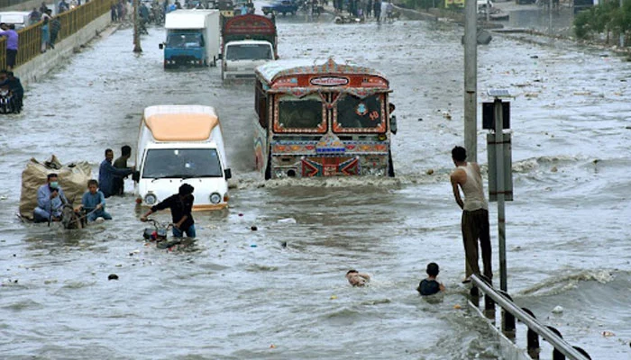 کراچی ،دوسرے روزبھی موسلادھاربارش‘9 افراد جاں بحق