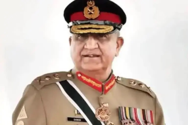 جنرل باجوہ نے رجیم چینج کا اعتراف کر لیا، فوج کے اندر ان کے خلاف انکوائری ہونی چاہیے، عمران خان