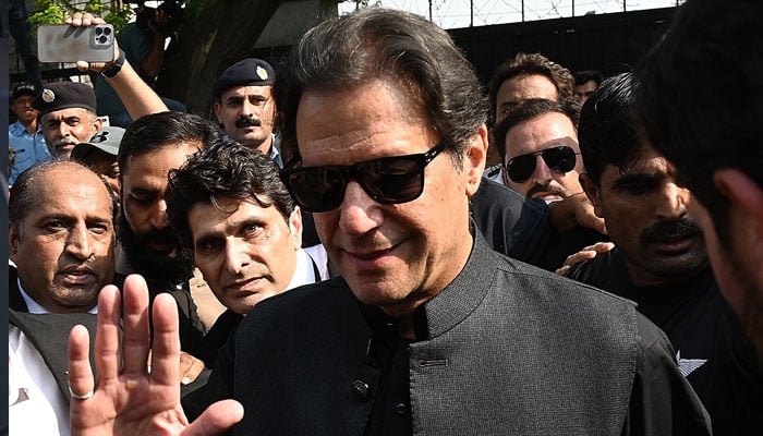 خاتون جج دھمکی کیس، عمران خان کے ناقابل ضمانت وارنٹ گرفتاری جاری