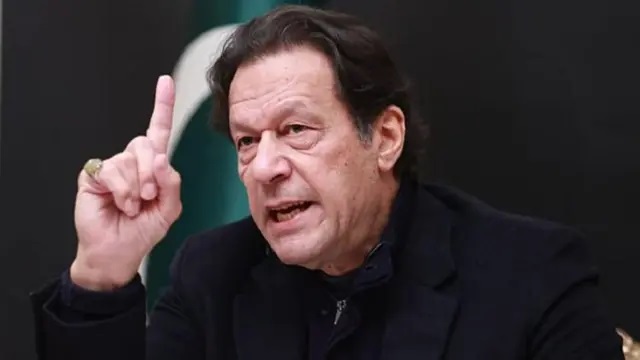 لاہور کے جلسے میں کشتیاں جلا کر نکلیں، عمران خان